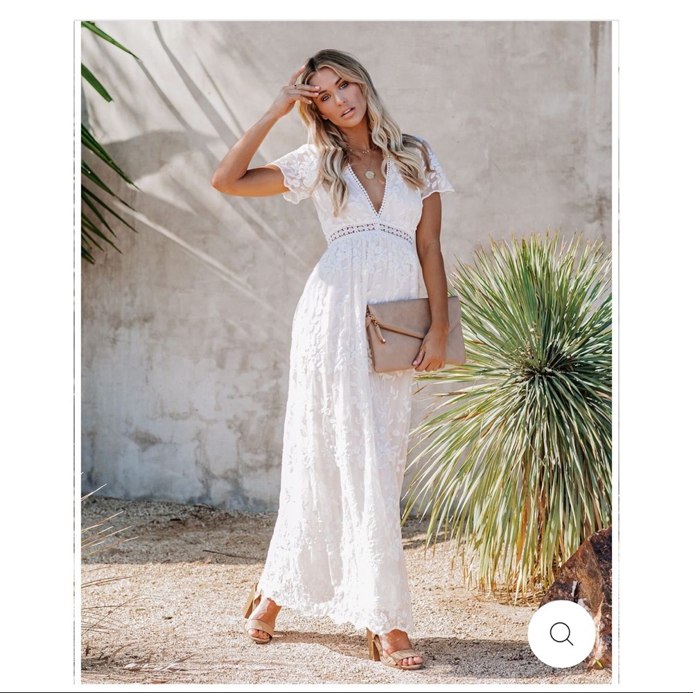 VICI - EVER THINE EVER MINE LACE MAXI DRESS